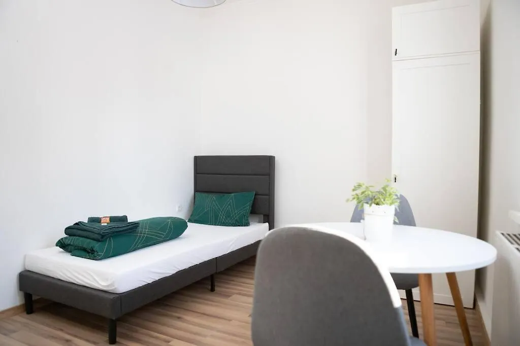 Helle 2-Zimmer Wohnung Augsburg 0*,